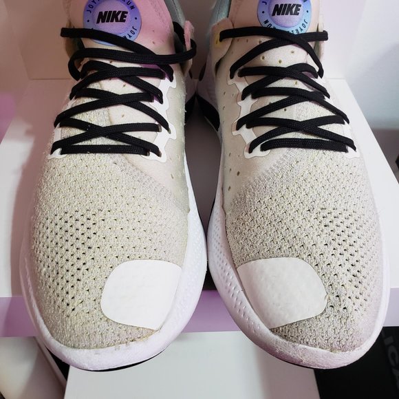 Nike Women's Joyride Run Flyknit - Picture 8 of 11